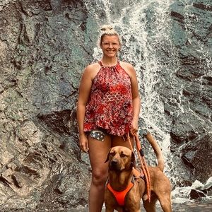 Meet your Posher, Carley